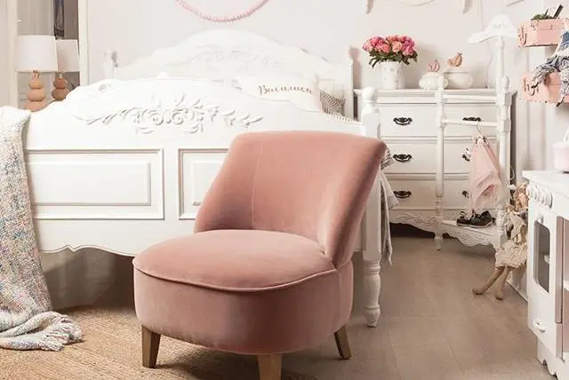 5 цветов апреля, которые сделают ваш дом моднее и уютнее